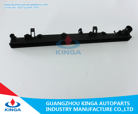 El tanque plástico del radiador del OEM 45119-SC020 para Subaru Forester'09- en el radiador proveedor
