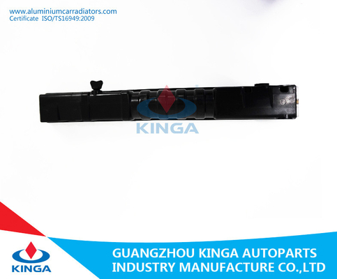 El tanque plástico del radiador del coche para el tanque del extremo del radiador de Toyota Hiace'88-89 2Y/3Y/4Y proveedor