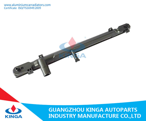 El tanque plástico del radiador del líquido refrigerador para el tanque del radiador de TOYOTA CROWN'06 UZS186 parte proveedor