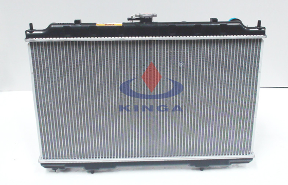 Radiador de las piezas de automóvil para 2003 el radiador 21410-2Y000/21460-2Y700 de Nissan Maxima proveedor