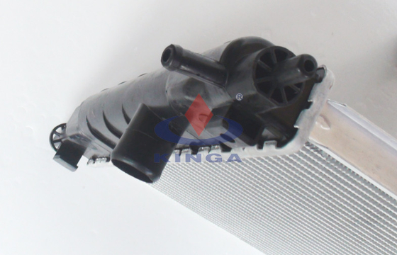 El radiador de aluminio de Vectra del automóvil del alto rendimiento pieza para los coches proveedor