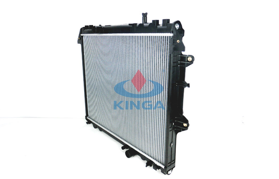 OEM 2004 del radiador de Innova Toyota Toyota Hilux 16400 0L160 con el tanque plástico proveedor